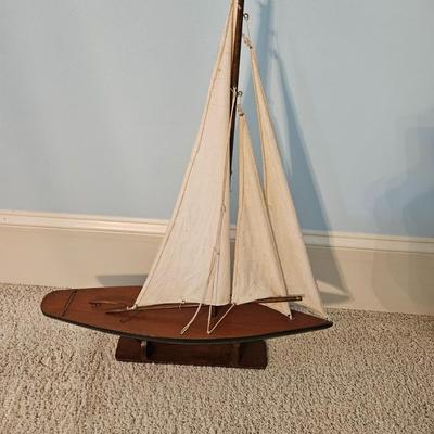 MODEL YACHT