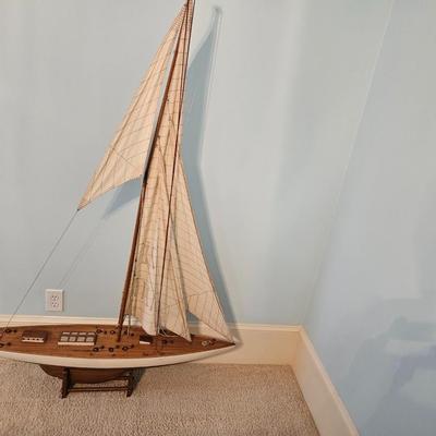 MODEL YACHT