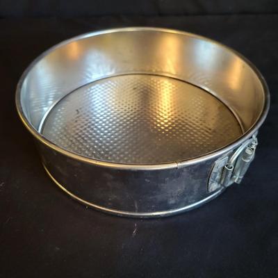 Aluminum Kitchen Items: Springform Pan, Grater, Flour Sifters & More (K-DW)
