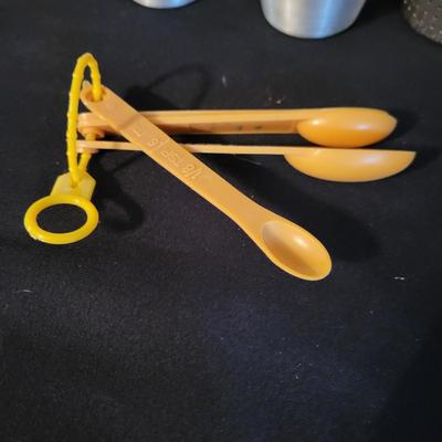 Aluminum Kitchen Items: Springform Pan, Grater, Flour Sifters & More (K-DW)