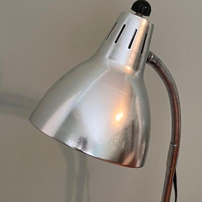 Adjustable Rolling Goose Necked Metal Lamp (PS-RG)