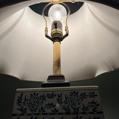 Porcelain Lamp On Wooden Base (PS-RG)