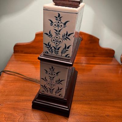 Porcelain Lamp On Wooden Base (PS-RG)