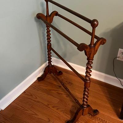 Wooden Quilt Rack & Handmade Quilt (PS-RG)