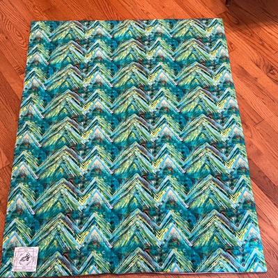 Wooden Quilt Rack & Handmade Quilt (PS-RG)