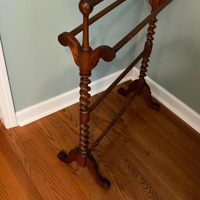 Wooden Quilt Rack & Handmade Quilt (PS-RG)