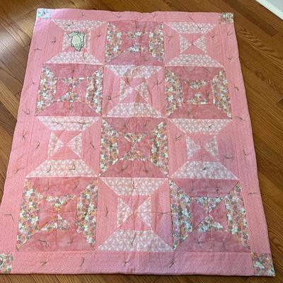 Wooden Quilt Rack & Handmade Quilt (PS-RG)