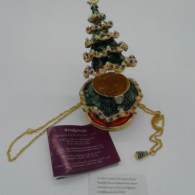 Bridgman Christmas Tree trinket box with matching gold tone pendant