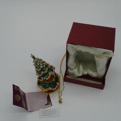 Bridgman Christmas Tree trinket box with matching gold tone pendant