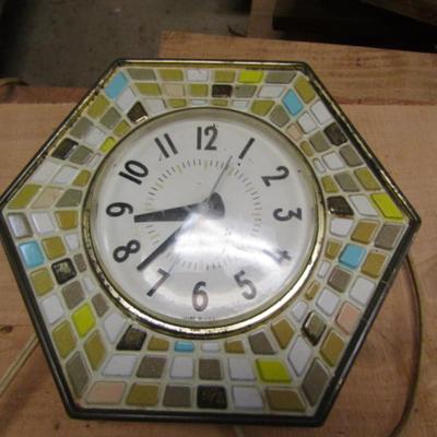 Vintage General Electric Tile Front Electric Clock- In Working Condition