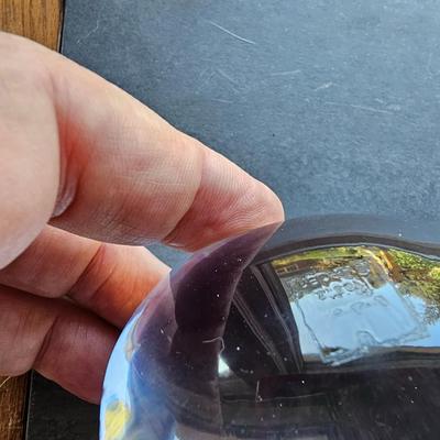 Glass egg with etched feather, signed Kosta V Lindstrand