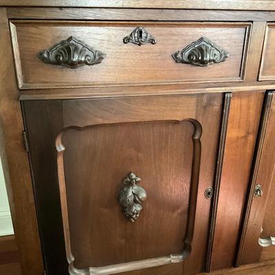 DR-1130 Antique Victorian Walnut Sideboard