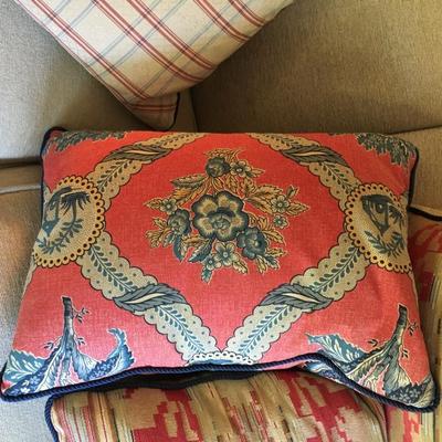 Set of 3 accent pillows