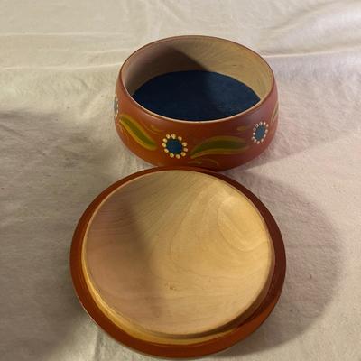 Basketville Woven Picnic Basket & More (LR-MG)