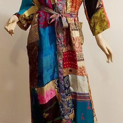 Vtg 1970s  100% Silk Patchwork Kimono  with Sash