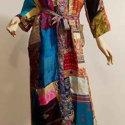 Vtg 1970s  100% Silk Patchwork Kimono  with Sash