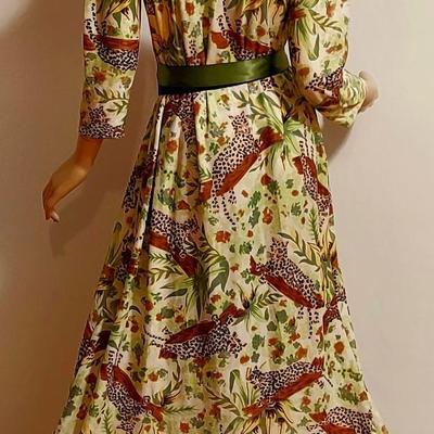 Vtg 70s Jungle Book Maxi Tigress dress with Front Zipper.