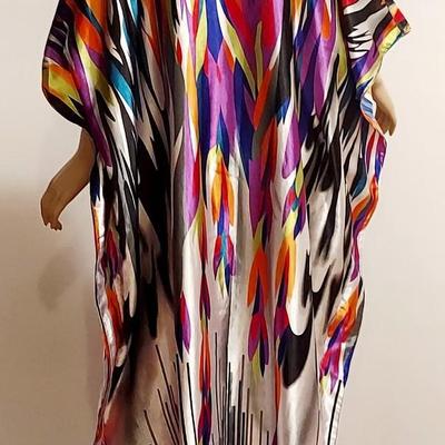 Vtg Satin kimono with Embellished  Collar