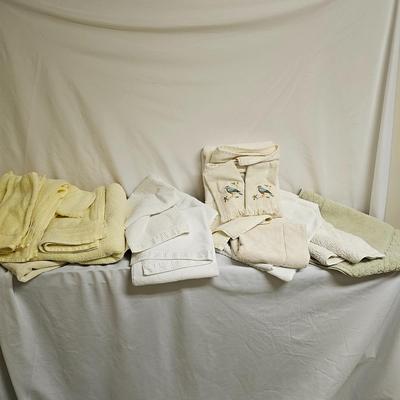 Assorted Linens & Towels: Ralph Lauren, Avanti, & More (UC-JS)