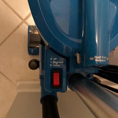 Shark Vacuums (L-MG)