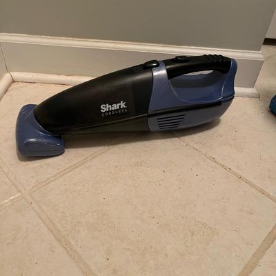 Shark Vacuums (L-MG)
