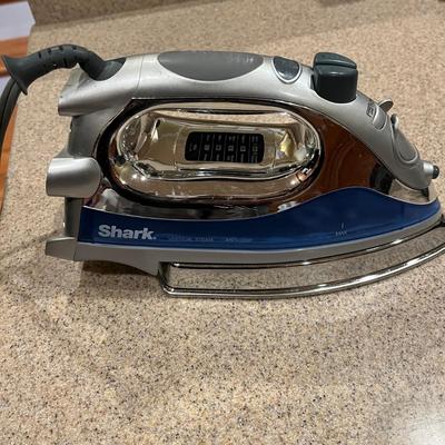 Shark Iron & Ironing Board Plus Door Hanger for Iron & Board (L-MG)