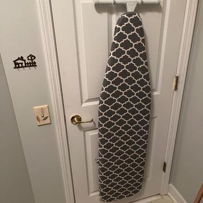 Shark Iron & Ironing Board Plus Door Hanger for Iron & Board (L-MG)