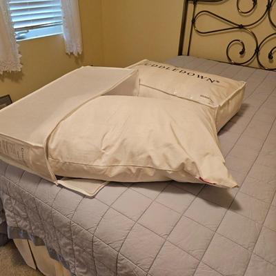 Full Size Bed Sheets, Bedspread & Pillows by Cuddledown & More (UB-JS)