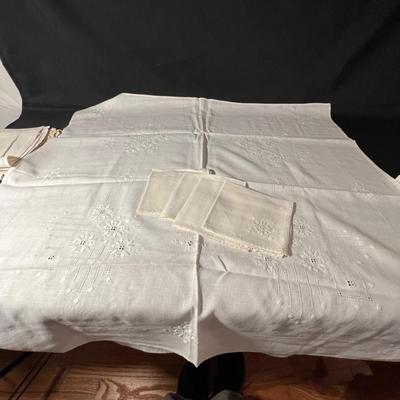 Vintage Table Linens (PS-RG)