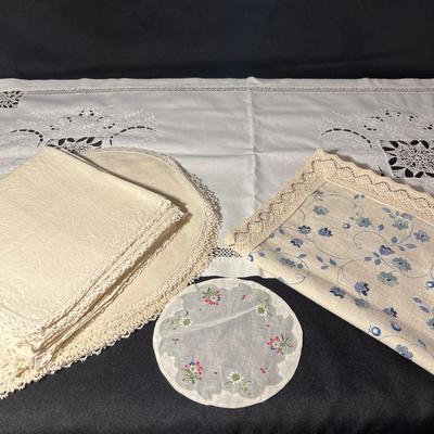 Vintage Table Linens (PS-RG)