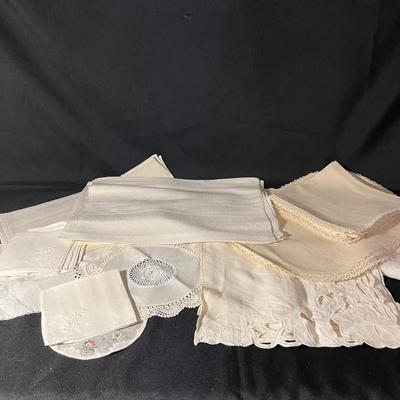 Vintage Table Linens (PS-RG)