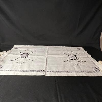 Vintage Table Linens (PS-RG)
