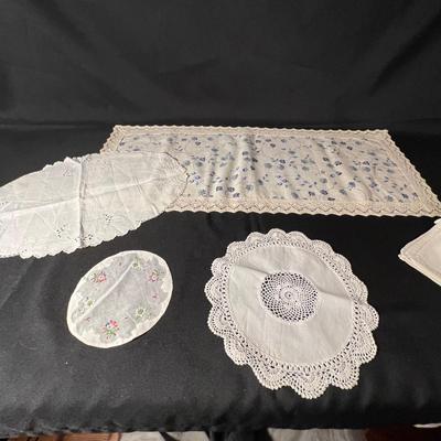 Vintage Table Linens (PS-RG)