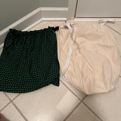 Brooms, Mop & More Cleaning Tools (L-MG)