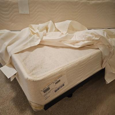 Full Size Metal Bed Frame (UB-JS)