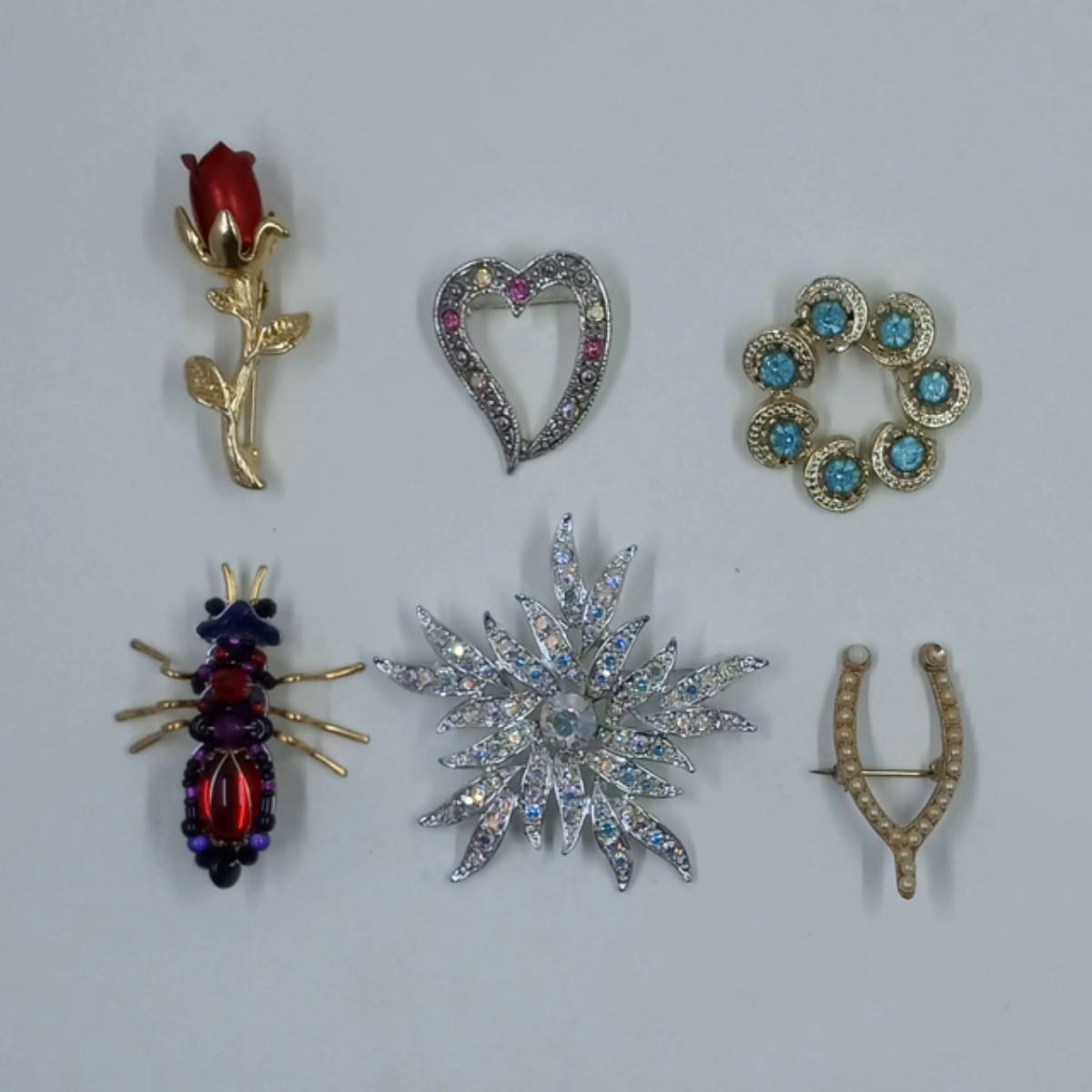 Mixed lot of Vintage Ladies Pins