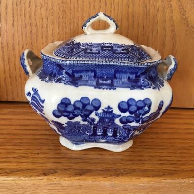Blue Willow transferware Buffalo Pottery sugar bowl