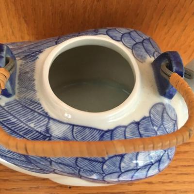 Blue and Whie Duck teapot.