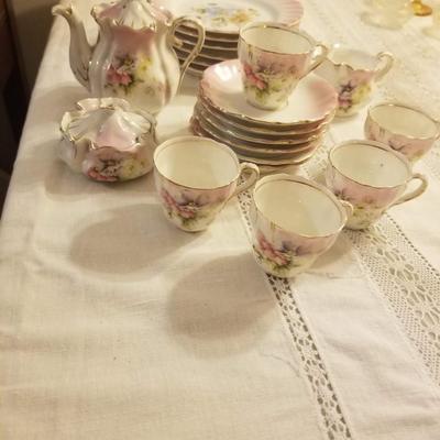 Absolutely gorgeous child's tea set