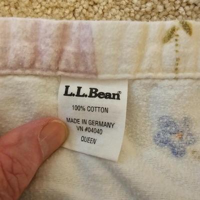 Three Sets of Queen Size Bedding by Cuddledown, Pottery Barn, & LL Bean (UB-JS)