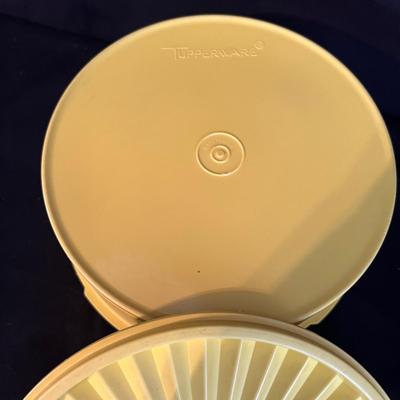 Vintage Tupperware & More (K-MK)