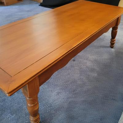 Bassett Furniture Coffee Table (D-DW)