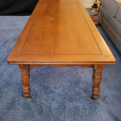 Bassett Furniture Coffee Table (D-DW)