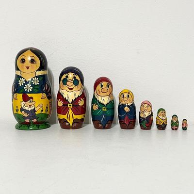 Vtg Snow White & The 7 Dwarfs Russian Nesting Dolls