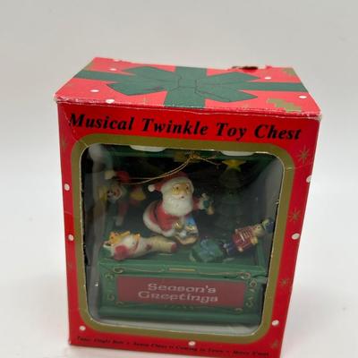 Musical Twinkle Toy Chest Season's Greetings Christmas Ornament with Original Box