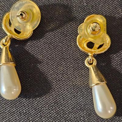 Pearl Necklace, Earrings & More (K-JS)