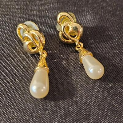 Pearl Necklace, Earrings & More (K-JS)