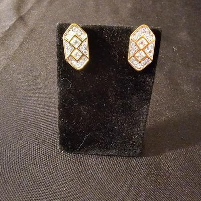 Pearl Necklace, Earrings & More (K-JS)