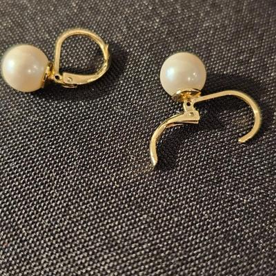 Pearl Necklace, Earrings & More (K-JS)