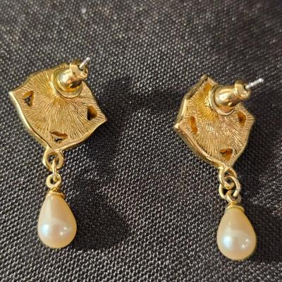 Pearl Necklace, Earrings & More (K-JS)